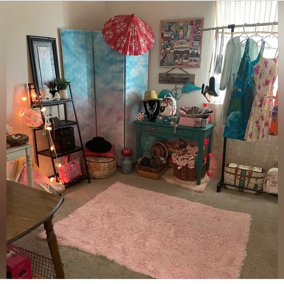 PLEASE LIKE THIS LISTING FOR LIVE N SILENT AUCTIONS N POP UP’S - Picture 1 of 7